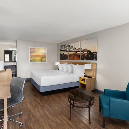 Days Inn By Wyndham Carlisle Kültér fotó