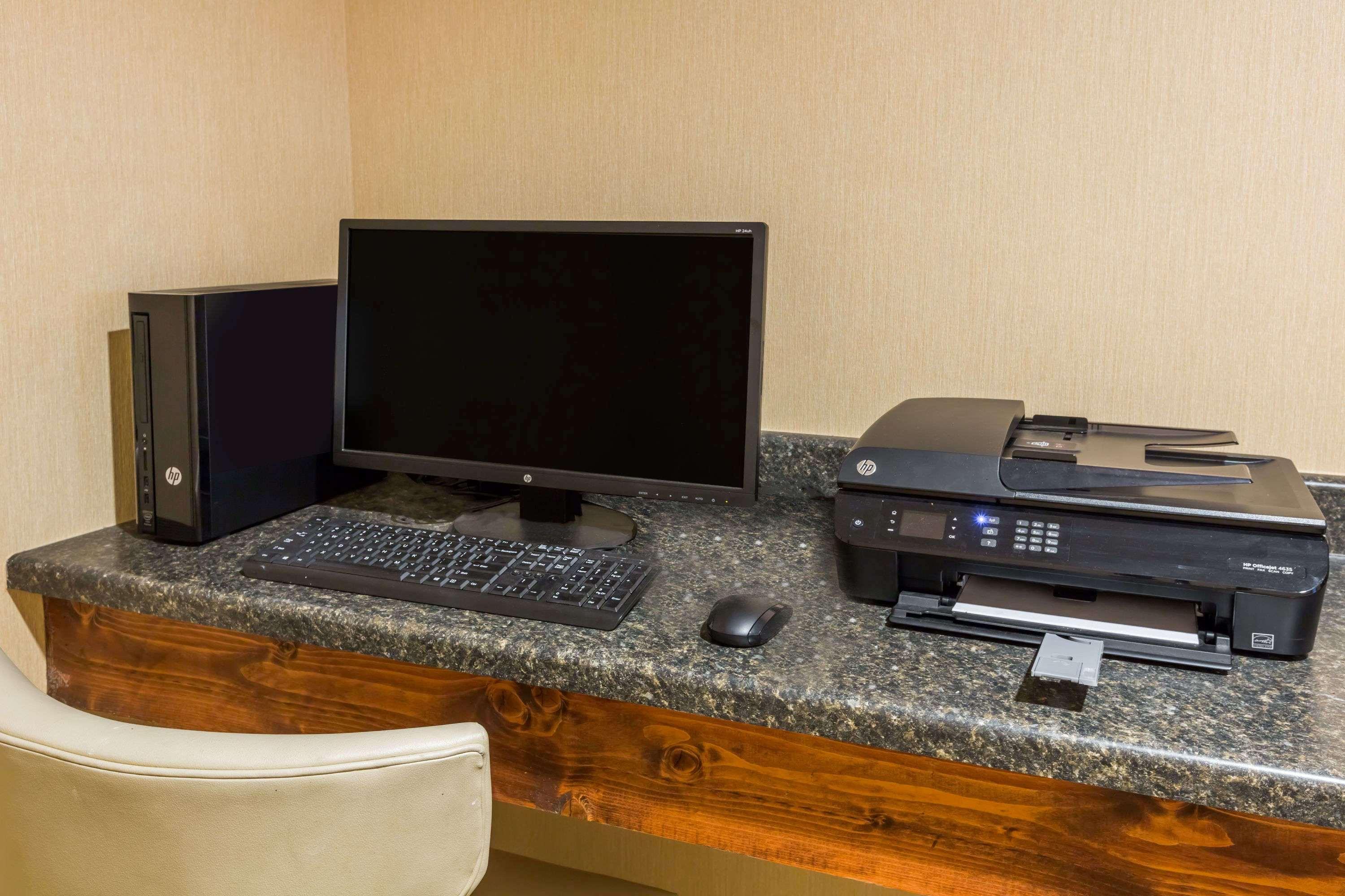 Days Inn By Wyndham Carlisle Kültér fotó